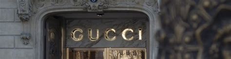 strategia di distribuzione esclusiva gucci|gucci marketing strategy explained.